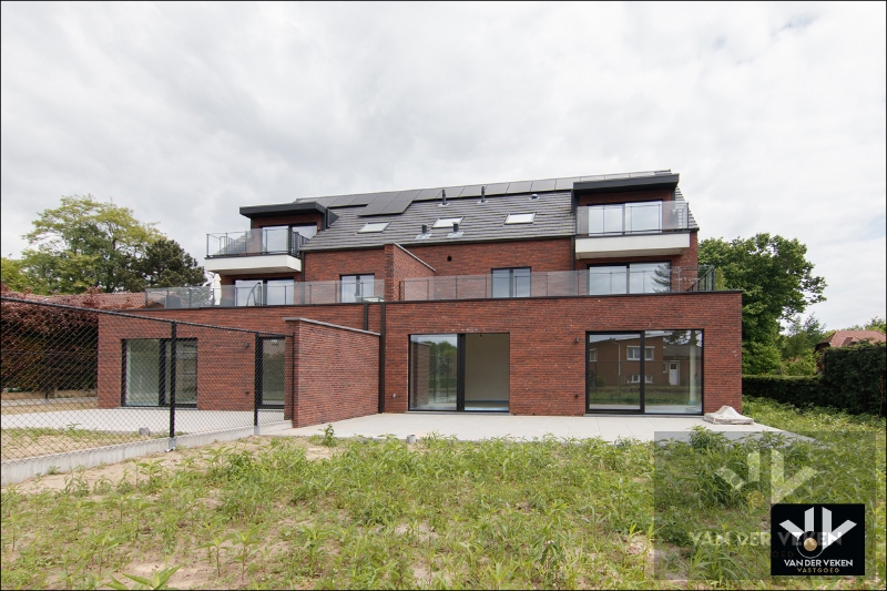 Appartement à vendre à Helchteren avec 4 chambres - photo 5