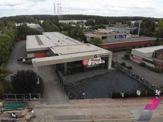 Semi-industrieel gebouw met zichtlocatie gelegen op het industrieterrein Genk-Zuid, vlak op de scheiding met Zutendaal, op enkele kilometers van...