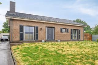 Rustig gelegen woning te Lovendegem. Deze verzorgde en lichtrijke gezinswoning bevindt zich in een aangename buurt van Lovendegem. Ideaal voor wie op...