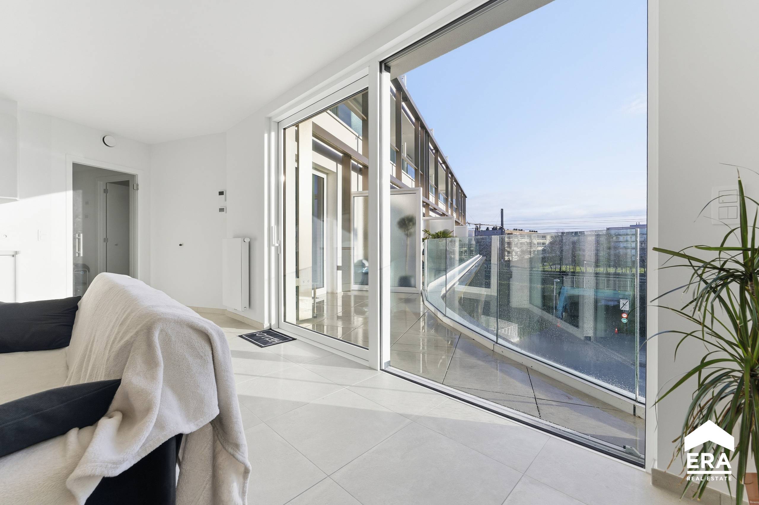 Lichtrijk nieuwbouw appartement 1SLPK met staanplek in RSL - foto 3