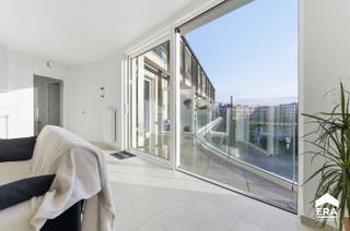 Te koop: lichtrijk éénslaapkamerappartement in residentie Roelevard in het centrum van Roeselare, op wandelafstand van scholen en openbaar...