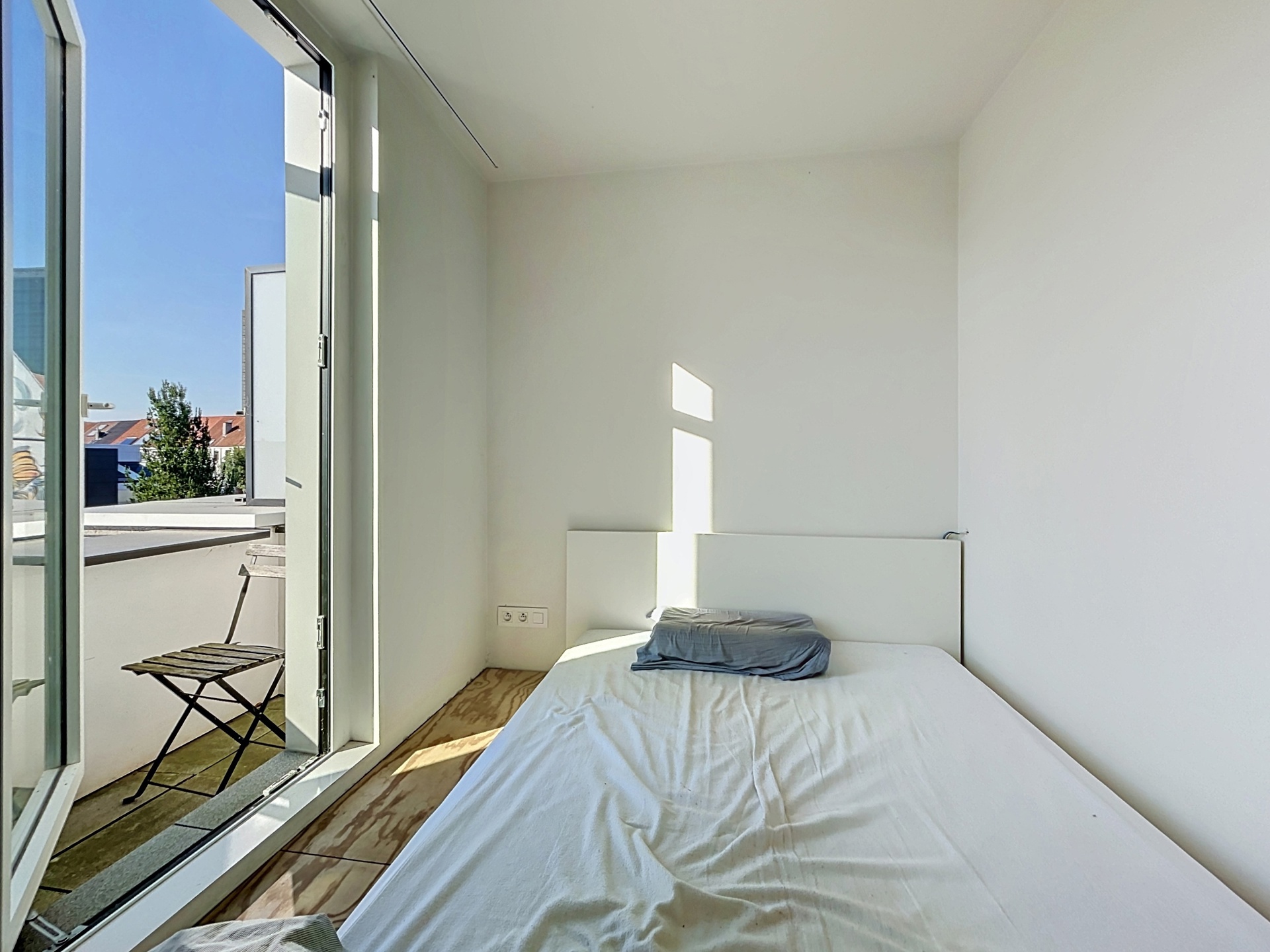 Lichtrijke en bemeubelde studio vlakbij centrum Gent  - foto 4
