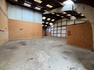 Ruime loods te huur in centrum van Staden.<br />257m²