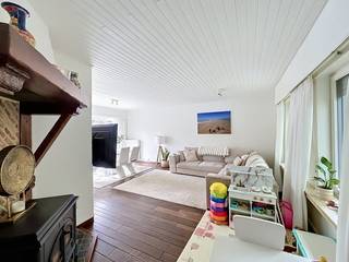 Deze woning is gelegen op het einde van een doodlopende straat in topbuurt De Sterre. Een oase van rust en toch vlakbij winkels, openbaar...