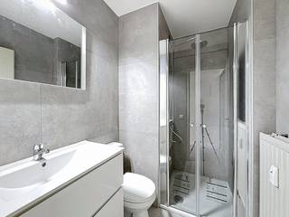 Renovated studio (24m²) for rent in Koksijde-bad. Close to the beach, shops,.. Ready to move in!Be sure to check out the 360° tour of the studio on our own website: www.dewaele.com!LAYOUT:- Third floor:- Entrance;- Living room with open kitchen equipped with all necessary appliances;- Bathroom with shower, washbasin and toilet;ADVANTAGES:- TOP location, near the beach and the shopping street of Koksijde;- Newly renovated;- Sufficient parking options in the area;- High-quality finish with high-quality materials.IMMEDIATELY AVAILABLE!Common costs: + €125, -/month (water, hot water and advance for common parts)Are you interested in this property for rent in Koksijde? Go to the website www.dewaele.com, click on the property you want to rent. Via the red button “request your visit”, we ask you to fill out a profile briefly. After that, we will contact you for a visit. No appointments can be made by phone.