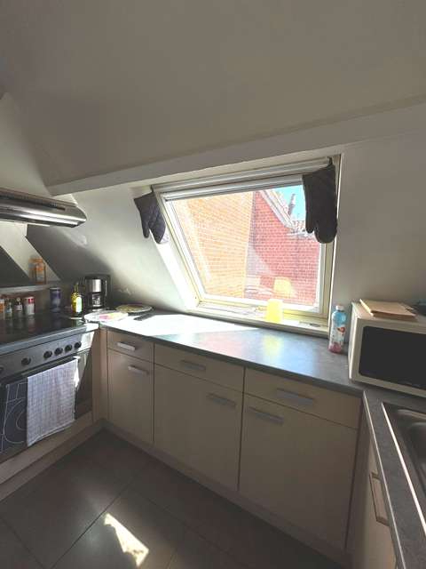 Ruime en kwaliteitsvol afgewerkte studio in loftstijl te huur in Brugge - foto 5