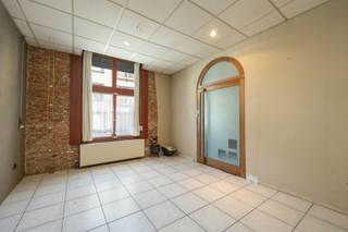 STADSWONING MET TUIN EN 2 SLAAPKAMERS NABIJ PARK SPOOR NOORDGelegen in een rustige straat tussen Park Spoor Noord en het Eilandje, biedt deze...