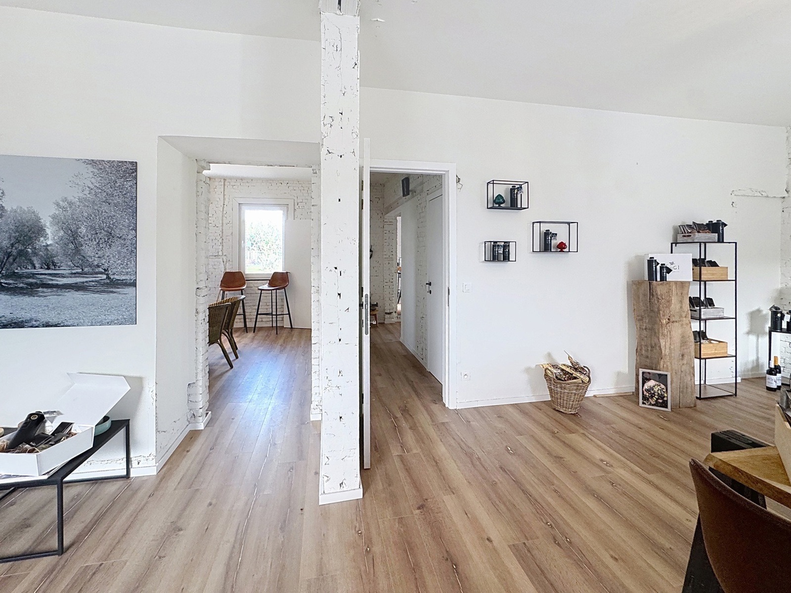 Gerenoveerde handelspand met zonnige tuin + parkeerplaatsen - foto 3