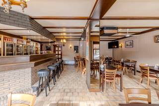 Centra(a)l gelegen café in centrum Oostmalle!Droomt u ervan om uw eigen café te starten en uit te baten? Dan is dit uw kans want Café Central zoekt...