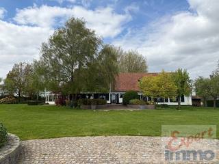 ✨ Uiterst exclusief landhuis op 3 hectare met adembenemende verzichten te Sint-Denijs (Zwevegem)✨Bent u op zoek naar absolute privacy, rust en een...