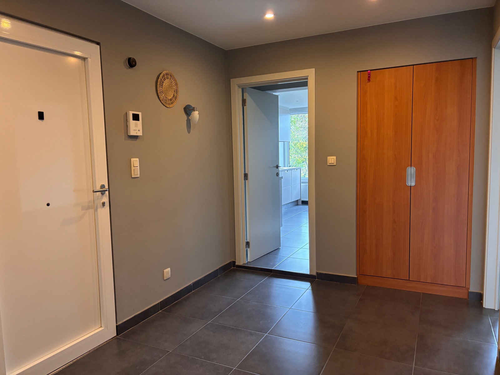 Fraai afgewerkt appartement gelegen op toplocatie! - foto 4