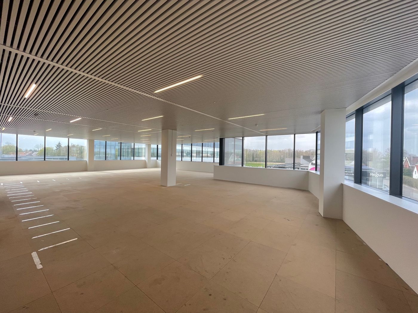 575 m² high-end offices, prime location LONG BEACH E40 - photo 3