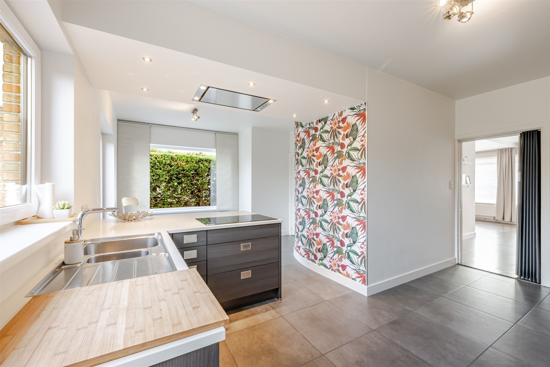 Modern ingerichte gezinswoning met uitstekende ligging nabij Aalst - foto 2