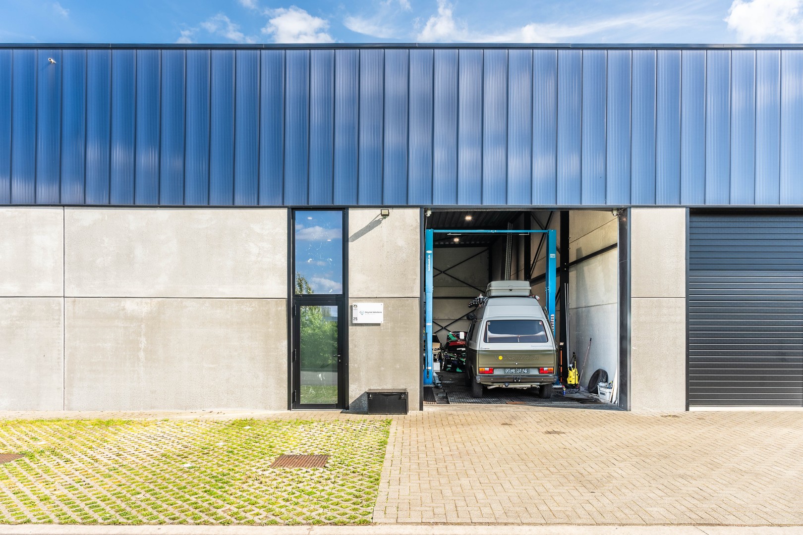 KMO-unit van 253 m² met 3 parkeerplaatsen en vergunde conciërgewoning - foto 4