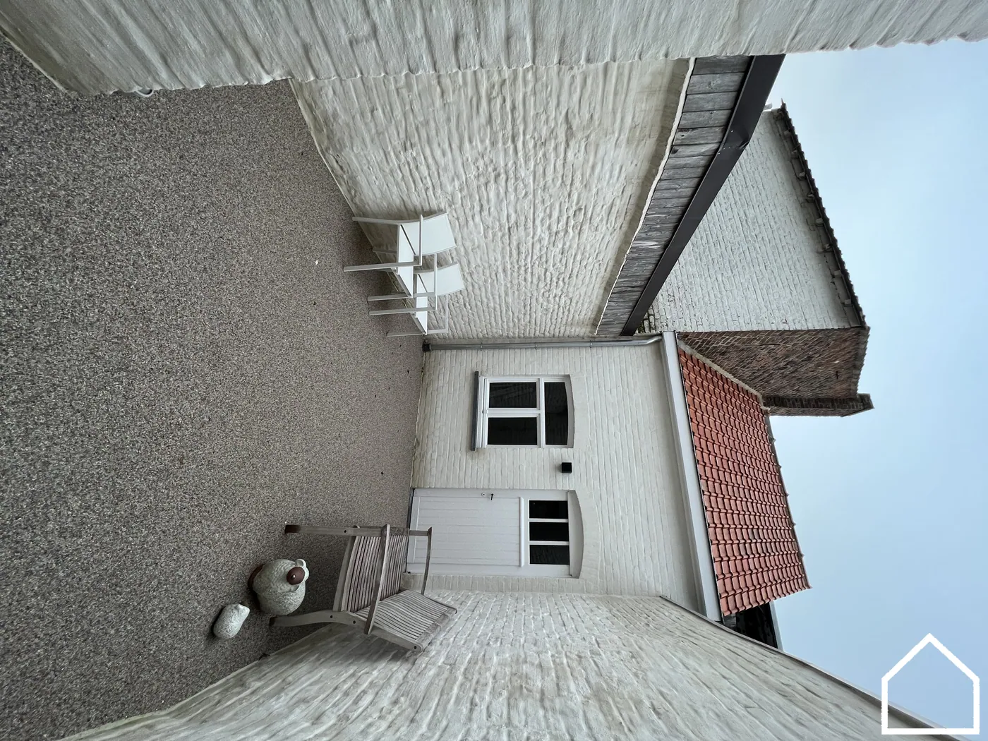 INSTAPKLARE WONING MET 3 SLAAPKAMERS, TERRAS EN AUTOSTANDPLAATS IN HET CENTRUM VAN IEPER - foto 4