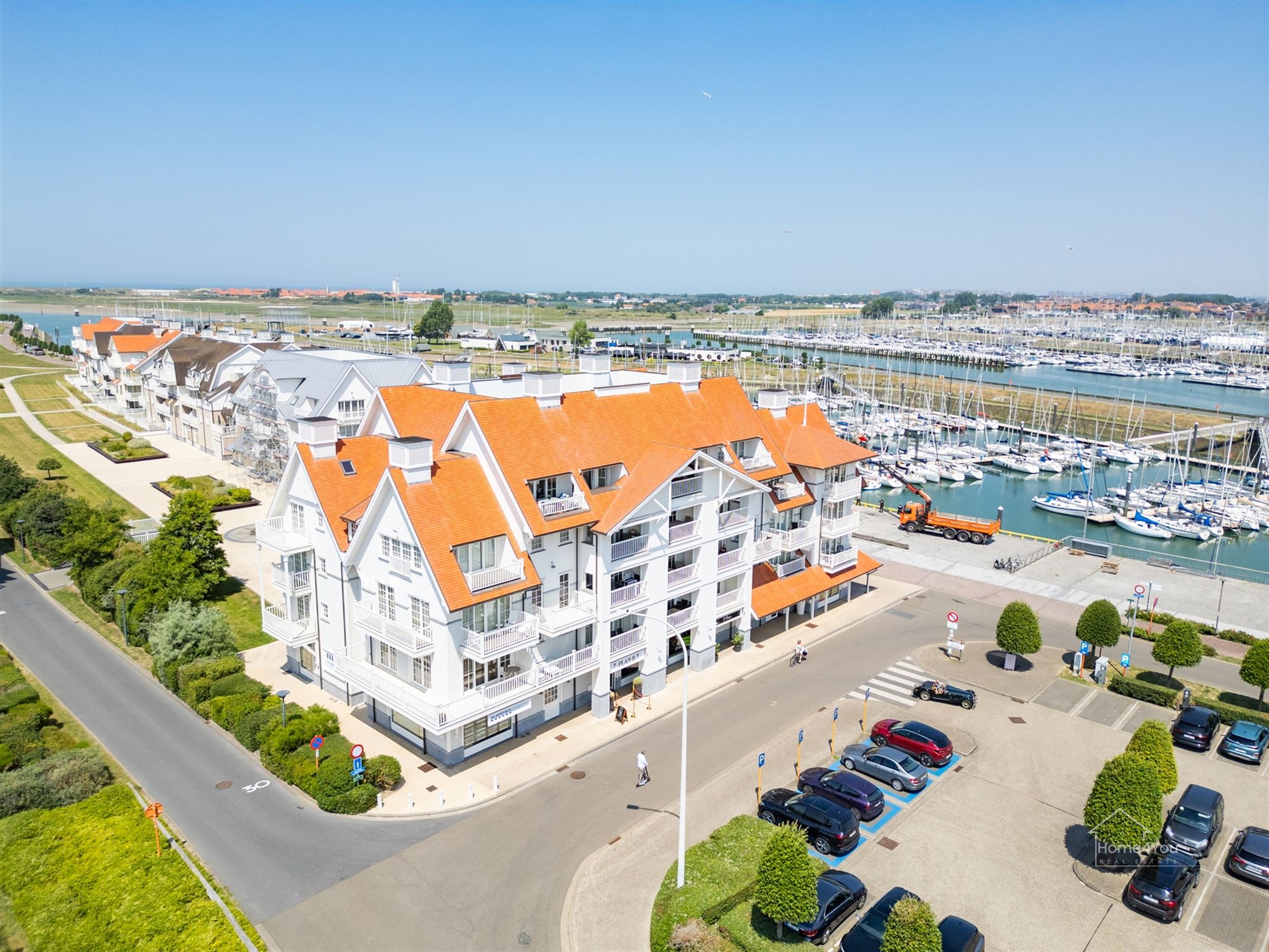 Magasin d'accueil branché entièrement équipé sur la promenade ! - photo 4