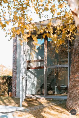 In de rustige en vlot bereikbare Pater Damiaanstraat bevindt zich dit uitzonderlijk kantoorgebouw, opgetrokken in 2002 met oog voor...