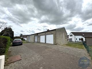 Aan het Jagerspad in Westende bevindt zich deze rustig gelegen bungalowwoning in een verkeersluwe wijk. De woning is volledig te renoveren naar...