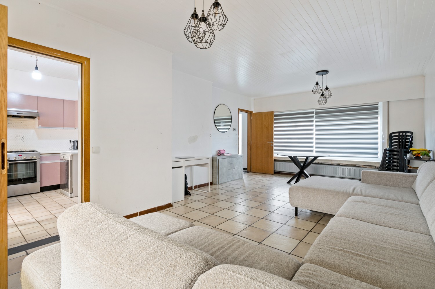 Op te frissen woning op toplocatie met 3 slaapkamers, zolder en kelder te Lier - foto 2