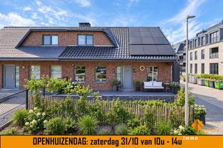 <p><span>OPENHUIZENDAG: zaterdag 31/10 van 10u - 14u!</span></p><p><span> </span></p><p><span>Kom op zaterdag 31/10 tussen 10u en 14u vrijblijvend langs, inschrijven is niet nodig. </span></p><p><span> </span></p><p><span>***</span></p><p><span>Deze gerenoveerde, halfopen woning met 3 slaapkamers is gelegen op een perceel van 3a40ca, op een unieke locatie! </span></p><p><span> </span></p><p><span>Indeling gelijkvloers:</span><span> inkomhal, ruime woonkamer met open keuken, sas, badkamer. </span></p><p><span> </span></p><p><span>Indeling verdiep:</span><span> nachthal, 3 slaapkamers, apart toilet. </span></p><p><span> </span></p><p><span>De woning is volledig onderkelderd. De kelder is tevens toegankelijk langs de tuin via een groot schuifraam. </span></p><p><span>Door de aanwezigheid van natuurlijk licht en de mogelijkheid om te verluchten, kan de kelder nog omgevormd worden tot extra leefruimte, hobbyruimte, ...</span></p><p><span> </span></p><p><span>De woning is gelegen op een prachtige locatie, vlak aan het kanaal en diverse wandel- en fietsroutes. </span></p><p><span>Ook diverse winkel, eetgelegenheden, scholen enzovoort liggen op wandelafstand.</span></p><p><span> </span></p><p><span>Troeven: </span></p><ul><li><span>Verrassend ruime woning</span></li><li><span>Woonkamer met open keuken</span></li><li><span>Veel lichtinval</span></li><li><span>3 ruime slaapkamers</span></li><li><span>Kelder met diverse mogelijkheden</span></li><li><span>Zonnepanelen</span></li><li><span>Airco's</span></li><li><span>Gezellige tuin</span></li><li><span>Unieke locatie vlak aan het kanaal!</span></li><li><span>Vlakbij diverse wandel- en fietsroutes</span></li><li><span>Vlakbij winkels, eetgelegenheden, ...</span></li><li><span>Vlakbij scholen</span></li></ul>