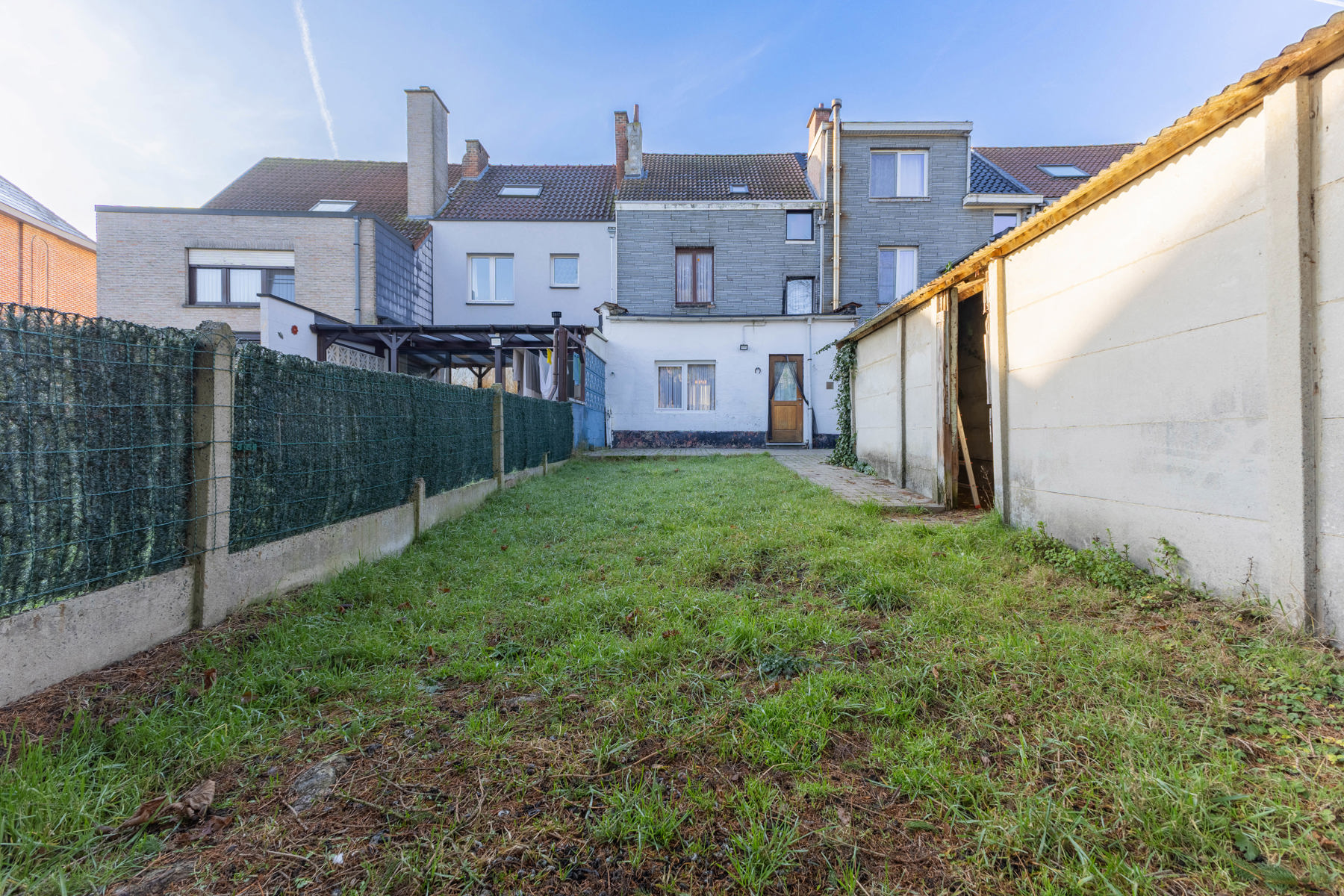 Gunstig gelegen te renoveren woning met tuin - foto 5