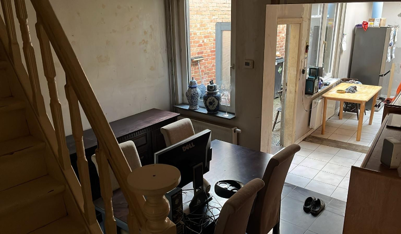 Te renoveren starterswoning met ruime tuin - foto 3