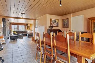 Butcher shop (205m²) for sale with house (202m²) and studio/warehouse (257m²) in Ruddervoorde. This property has a commercial location, large...