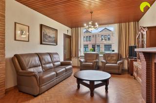 Eerste kijkdag zondag 8 februari - op afspraak - bieden mogelijk tot di 10 februari 18u. Deze woning bevindt zich in de rustige Mayerlei met in de...