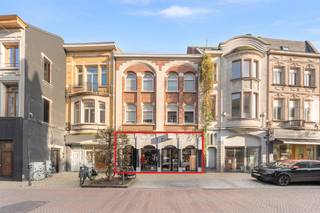 Te koop: instapklaar handelspand in de Brusselsestraat, hartje centrum Dendermonde, met tuin en goede visibiliteit.Dit volledig ingerichte...