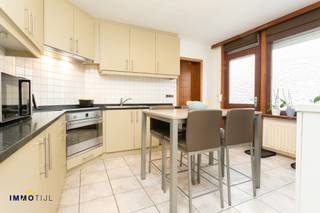 Knappe woning met 4 kamers, centrum Baasrode!Op wandelafstand van het Dorpsplein van Baasrode, met alle voorzieningen vlakbij (bakker, bankautomaat,...