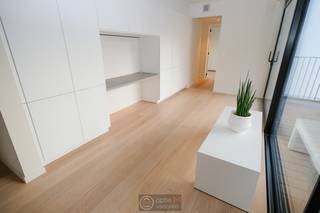 Luxueus afgewerkt energiezuinig appartement (2019) midden in het centrum van Hasselt. Voorzien van individuele zonnepanelen.Het ruime appartement van...