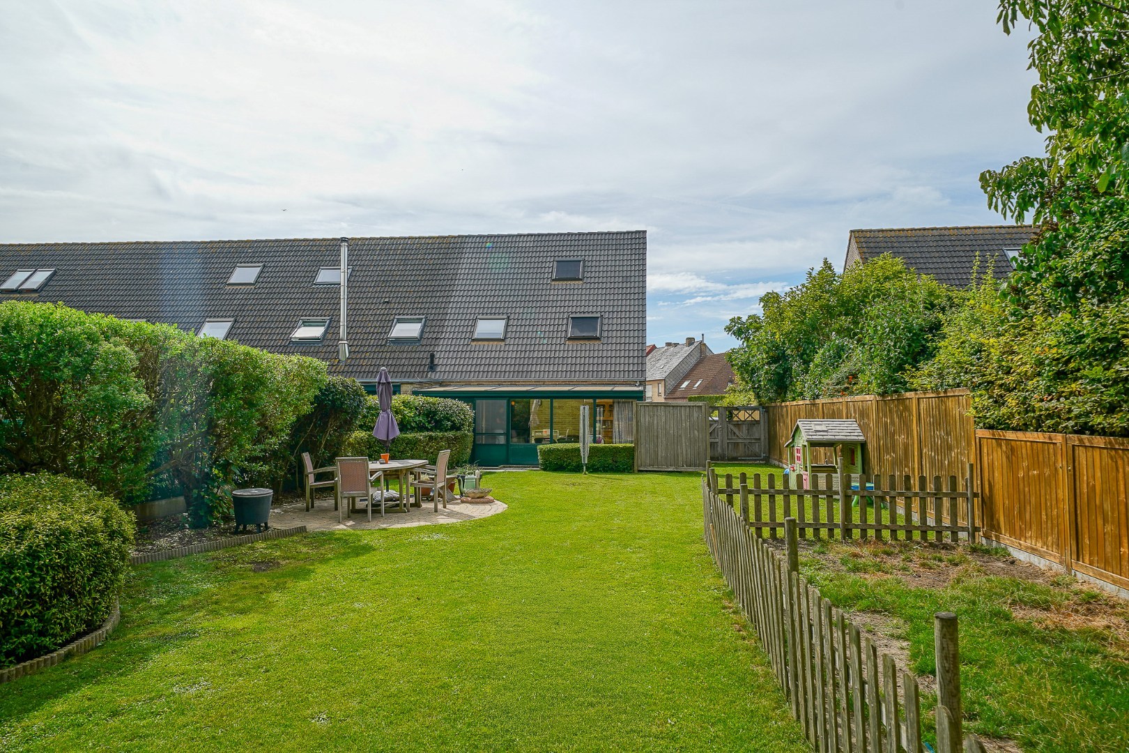 Ruime halfopen bebouwing vlak bij de Spuikom (Bredene) - foto 2