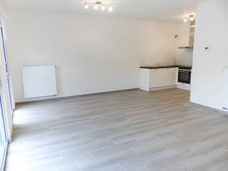 In het centrum van Waterloo, in het complex Les Jardins du Vallon, vindt u dit lichte appartement van ±55 m² op de begane grond. Het bestaat uit...