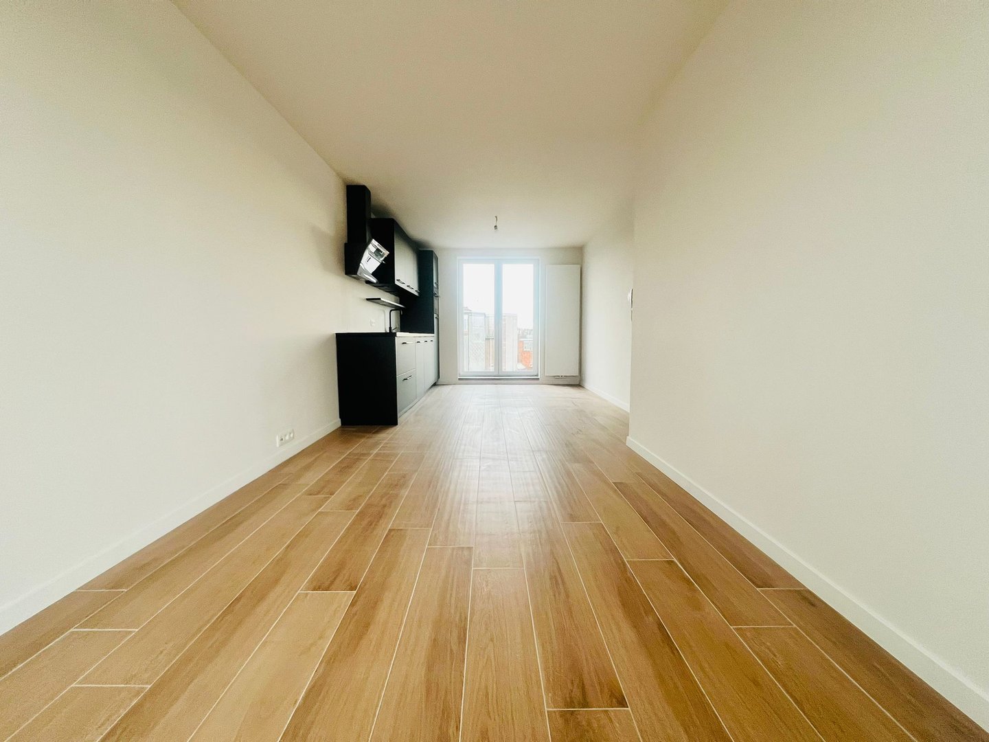 Ontdek deze instapklare, volledig gerenoveerde studio! - foto 1