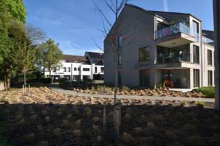 Energiezuinig modern appartement met 2 slaapkamers en overdekt, Zuidwest gericht terras.Ligging: “Residentie Violetta” is gesitueerd in het centrum...