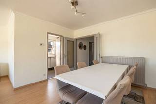  Looking for a spacious and bright three-bedroom apartment in a quiet but central location? Then this is the place for you. This efficient...