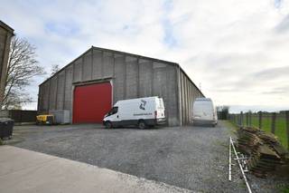 2 magazijnen gelegen tussen Lendelede en Sint-Eloois-Winkel op 1816m². Deels gelegen in woonzone met landelijk karakter en agrarisch gebied.Grote...