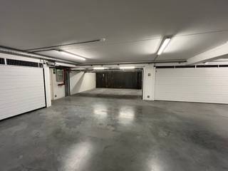 Res. KatelijneOntdek het ultieme gemak met deze vlot inrijdbare, dubbele garagebox, gelegen op Kustlaan - Het Zoute. Zeer makkelijk...