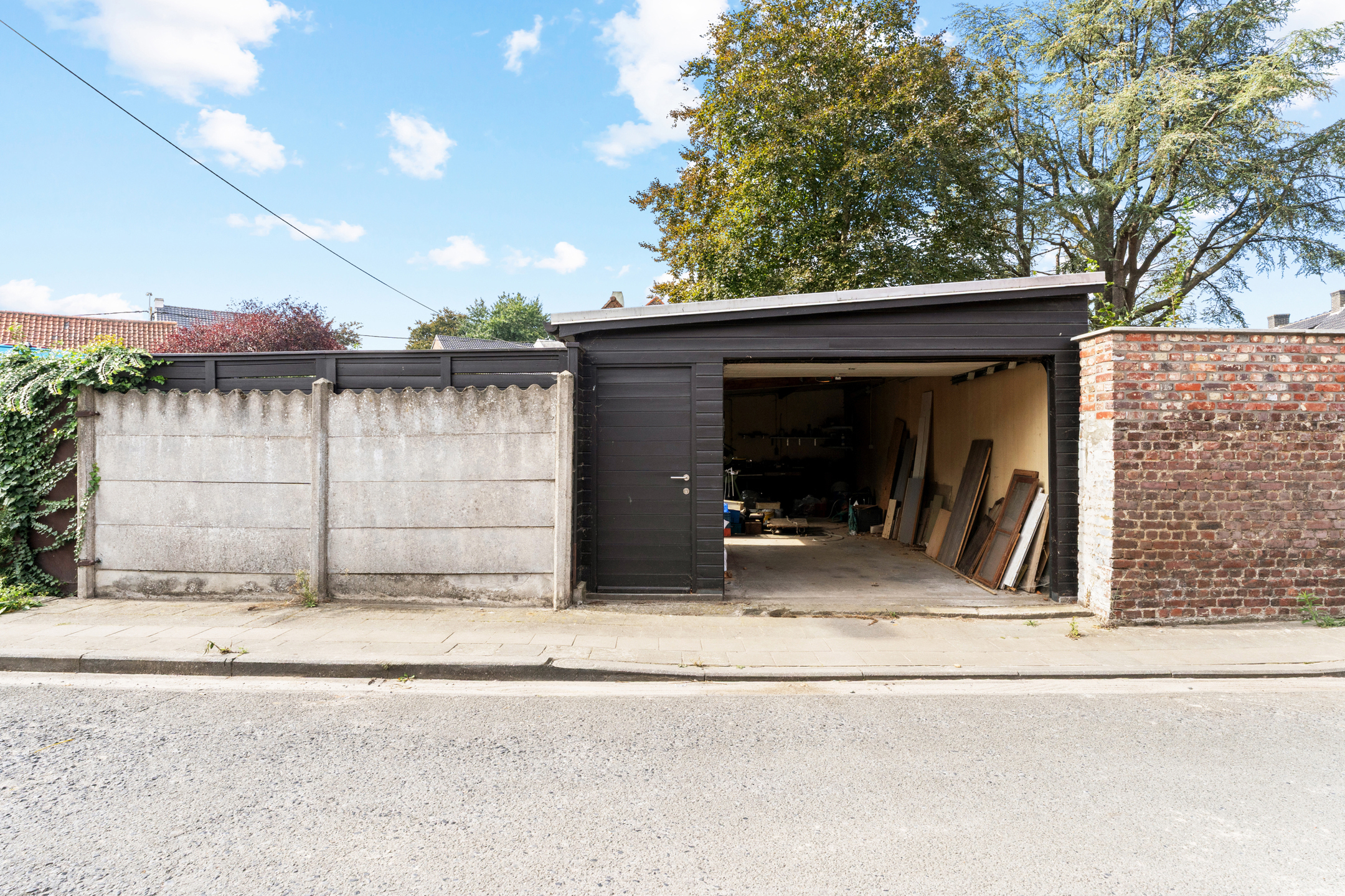 Te renoveren, charmant herenhuis met 2 garages en atelier - foto 4