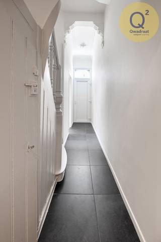 Bezichtigingsdag vrijdag 18 juli. Inschrijven via het contactformulier verplicht! Volledig gerenoveerde woning met 3 slaapkamers nabij Park Spoor...
