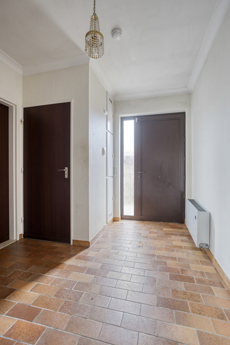 Te renoveren bungalow, 3 slaapkamers en garage op toplocatie - foto 3