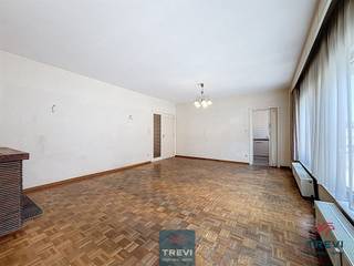 Au centre de Braine-le-Comte, bel appartement 2 chambres très lumineux dans une petite copropriété avec ascenseur de 9 appartements et concierge...