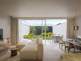 Gelegen op een absolute toplocatie in het hart van Knokke combineert dit project exclusief wonen met de unieke charme van de kust. Residentie Pristine bevindt zich aan de Koninginnenlaan 12 nabij het strand en is een rustige zijstraat van de Lippenslaan, in het bruisende centrum van Knokke. Het project is een toonbeeld van hedendaagse architectuur. Elk detail van Residentie Pristine is zorgvuldig ontworpen met oog voor esthetiek, comfort en duurzaamheid. De keuze voor hoogwaardige materialen garandeert niet alleen een lange levensduur, maar draagt ook bij aan een uitstekende akoestische en thermische isolatie. Bij elk project streven we naar maximaal gunstige EPB-waarden, zodat u geniet van een energiezuinige woning én een waardevaste investering. <br />Deze stijlvolle residentie omvat zes luxueuze full-floor appartementen, waaronder één duplex. Elk appartement beslaat een volledige verdieping, wat uitzonderlijke privacy en optimaal wooncomfort garandeert. De ruime woonunits beschikken over twee tot drie slaapkamers en genieten van zuidwestgerichte terrassen met veel natuurlijke lichtinval. Het gelijkvloers appartement is voorzien van één slaapkamer, een bureauruimte en beschikt bovendien over een privatieve tuin. Elk appartement is uitgerust met een geothermische warmtepomp. Daarnaast zijn er privatieve bergingen en een gemeenschappelijke fietsenstalling voorzien voor extra comfort en gebruiksgemak.<br /><br />Kortom een uniek project op een toplocatie.<br /><br />6% BTW mogelijk !<br /><br />Voor meer informatie kunt u ons contacteren op 050 62 44 14 of via e-mail op knokke@immax.be