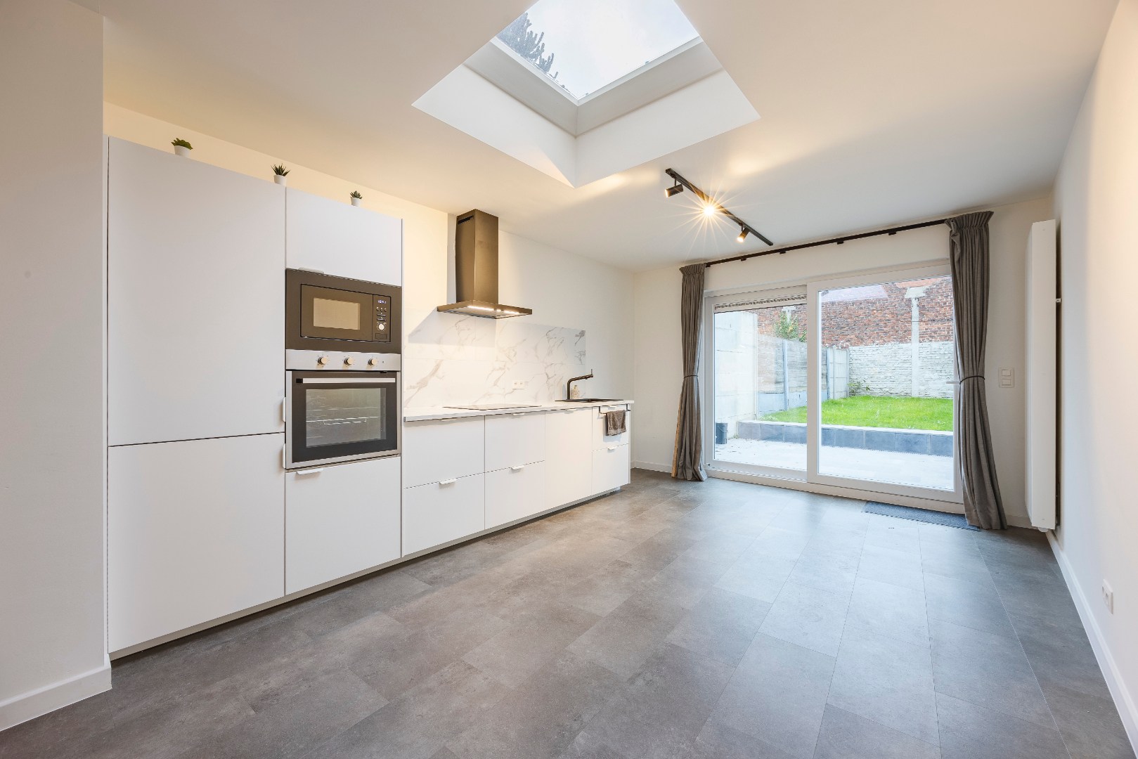 Gerenoveerde woning met 3 slaapkamers en zonnige tuin - foto 2