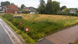 Meer info of een bezoek? Contacteer Erik Smeijers via erik@copandi.be of bel naar +32 497 53 07 96.Twee hedendaagse halfopen woningen te Heist op den...