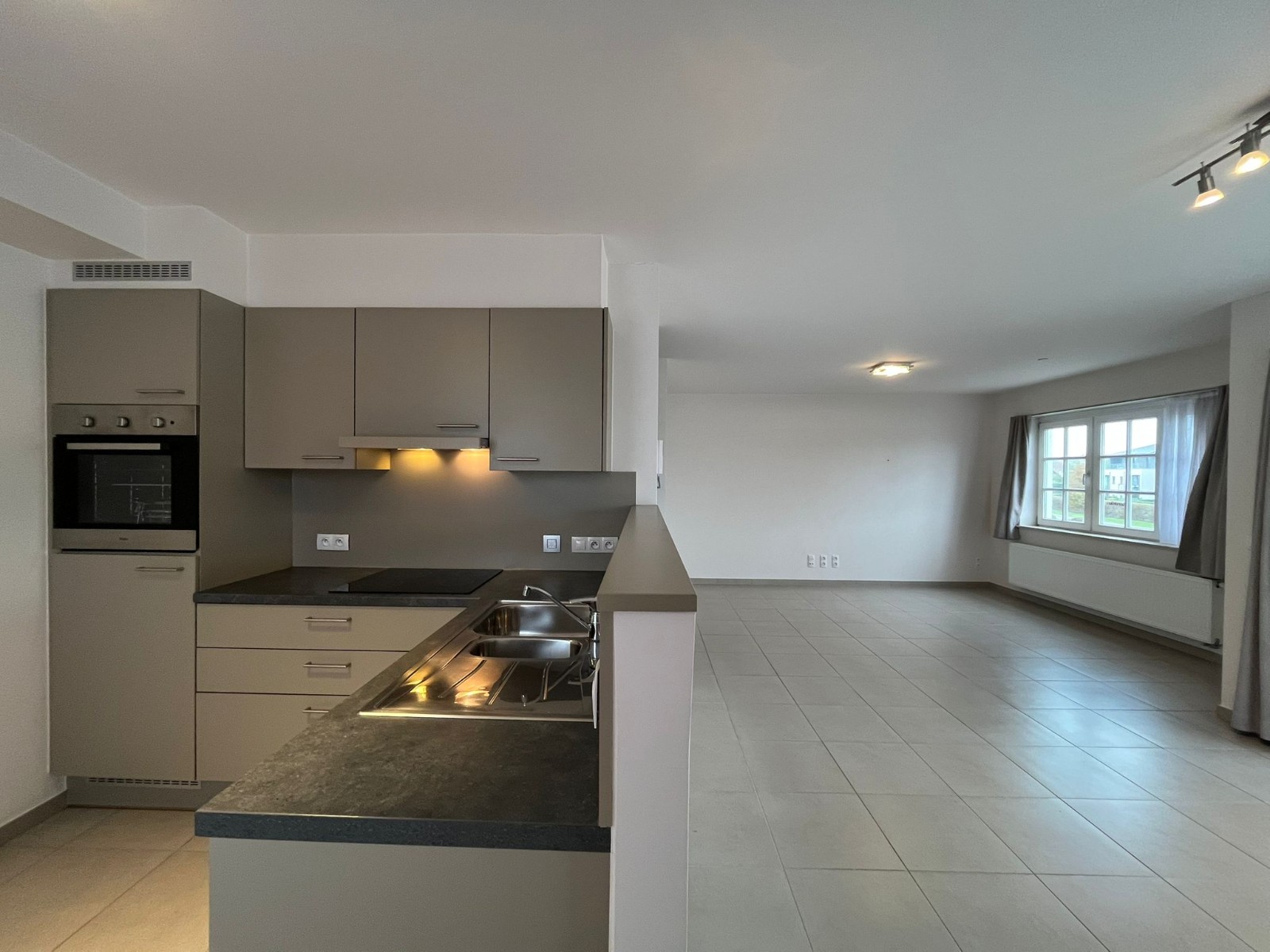 Te huur - 2 slaapkamersappartment - photo 5