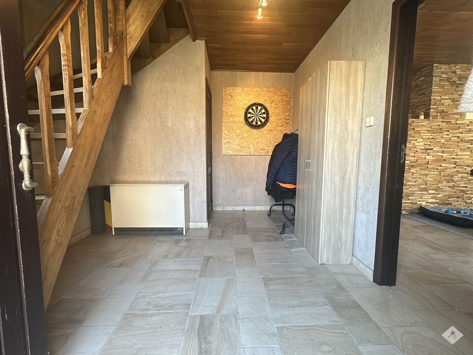 Gezinswoning met 5 slaapkamers op ruim perceel - foto 2