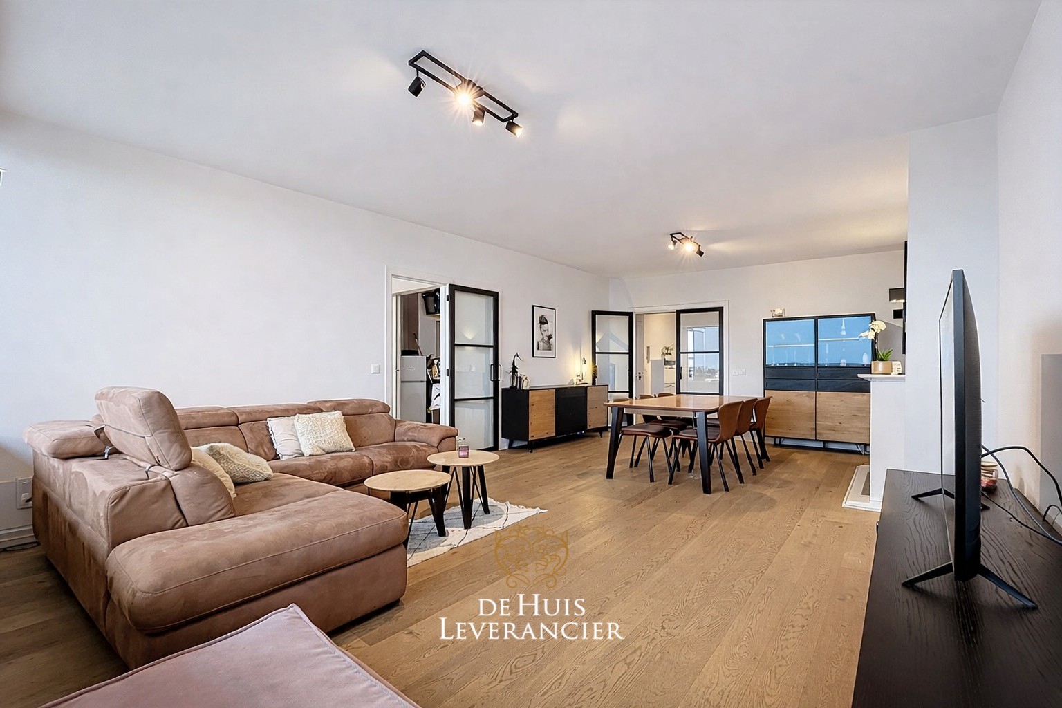 centraal gelegen, gerenoveerd appartement met panoramische zicht op 2 terrassen - foto 5