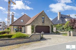 Prestigieuze villa op toplocatie in Middelkerke – Kenmerken: ruimte, licht en veel potentieel. Deze goed onderhouden villa uit 1996 bevindt zich...