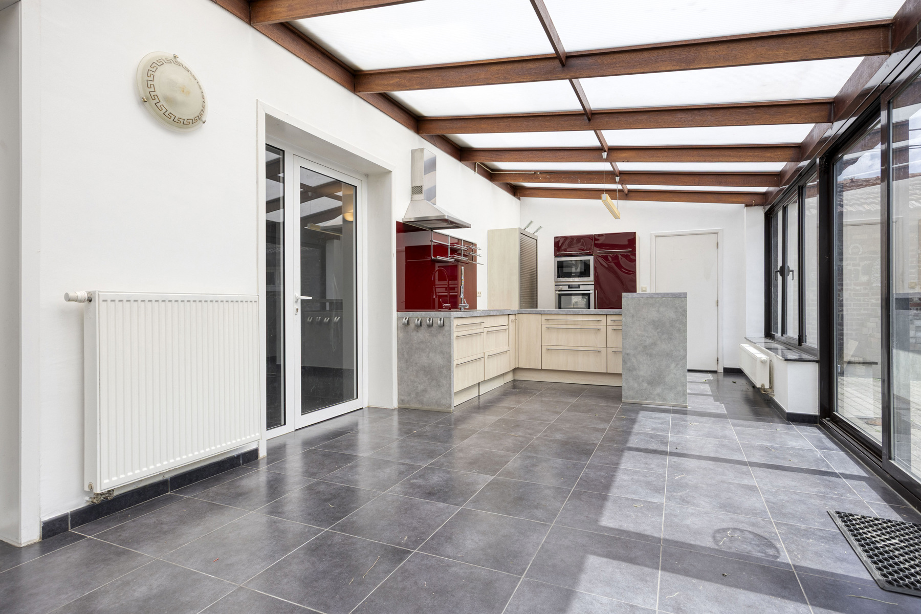 Uitzonderlijk ruime woning in landelijke omgeving - foto 5